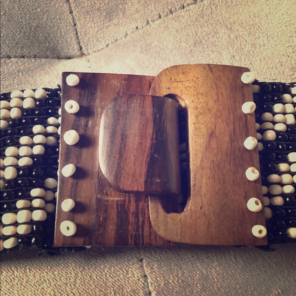Beaded wood clasp belt